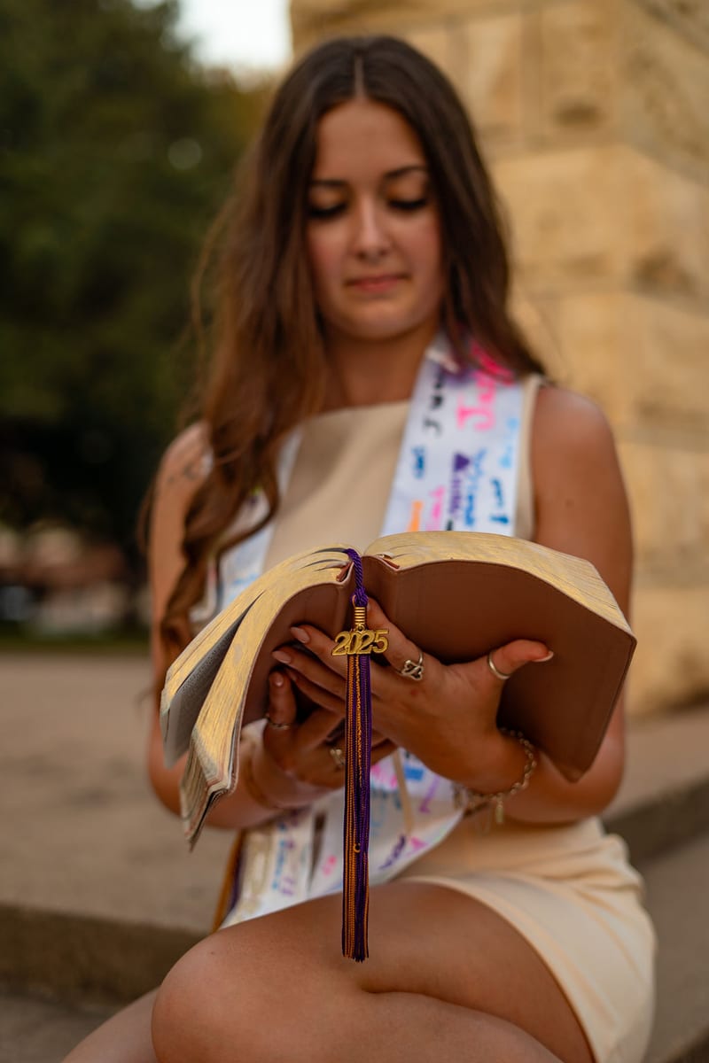 Graduation portrait session at UMHB
